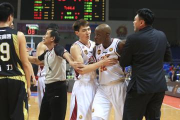 世俱杯分组-强队与劲旅交手，一场胜负难分的对决