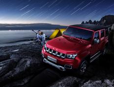 世俱杯参赛资格-双城记，当英超争冠聚焦曼彻斯特，巴黎正被中东乱局收割