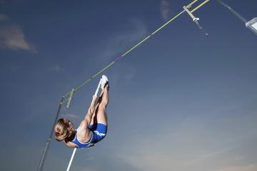 世俱杯时间-凯恩，撕破贝蒂斯铁幕的英格兰骄阳