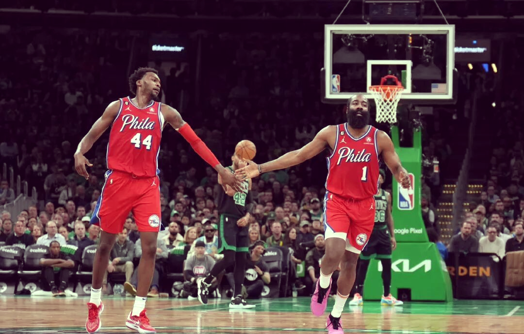 世俱杯参赛资格-凯尔特人惨败热火，哈登遭遇封盖惨案