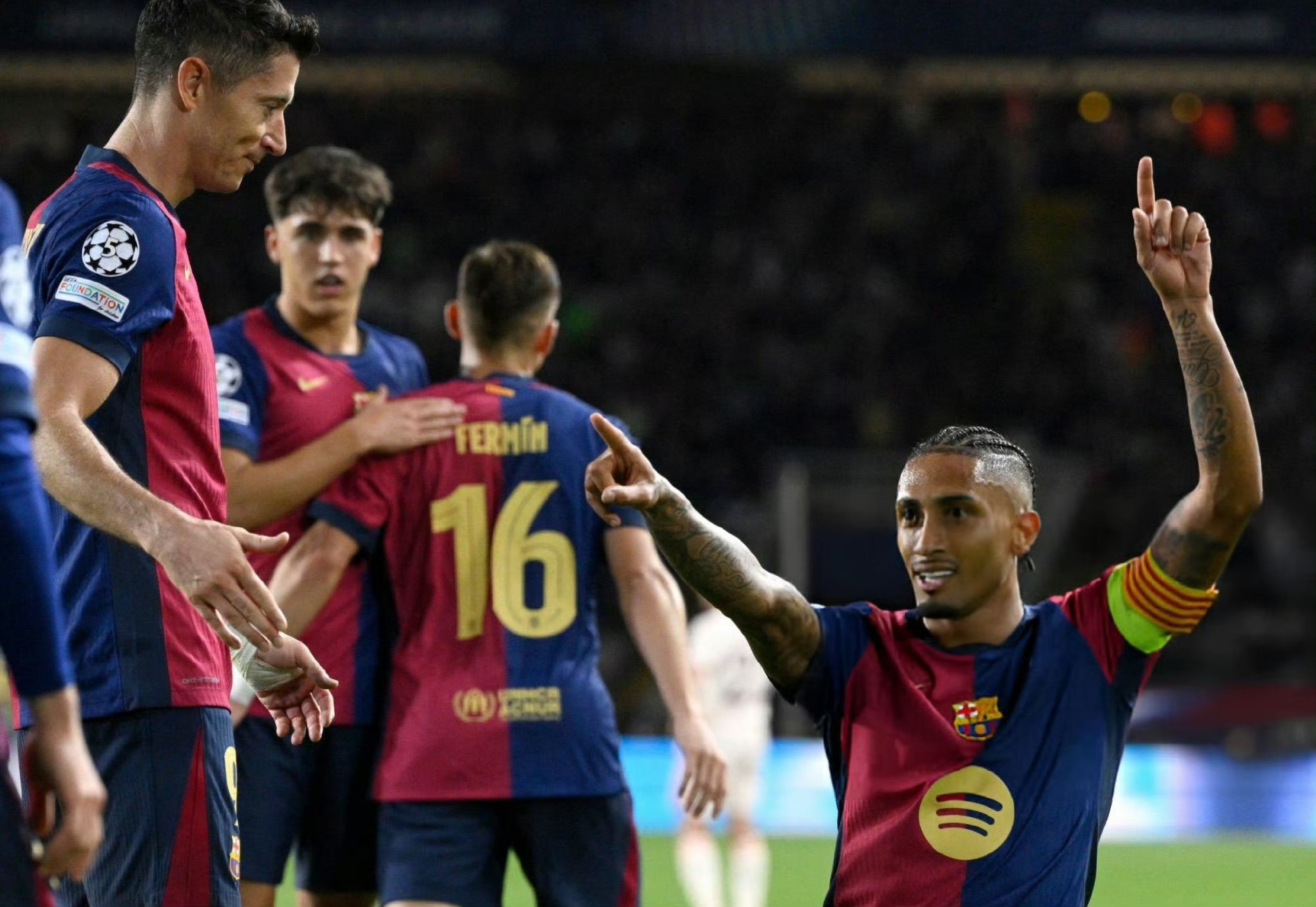 世俱杯2025-尤文图斯主场大胜巴塞罗那，豪取连胜