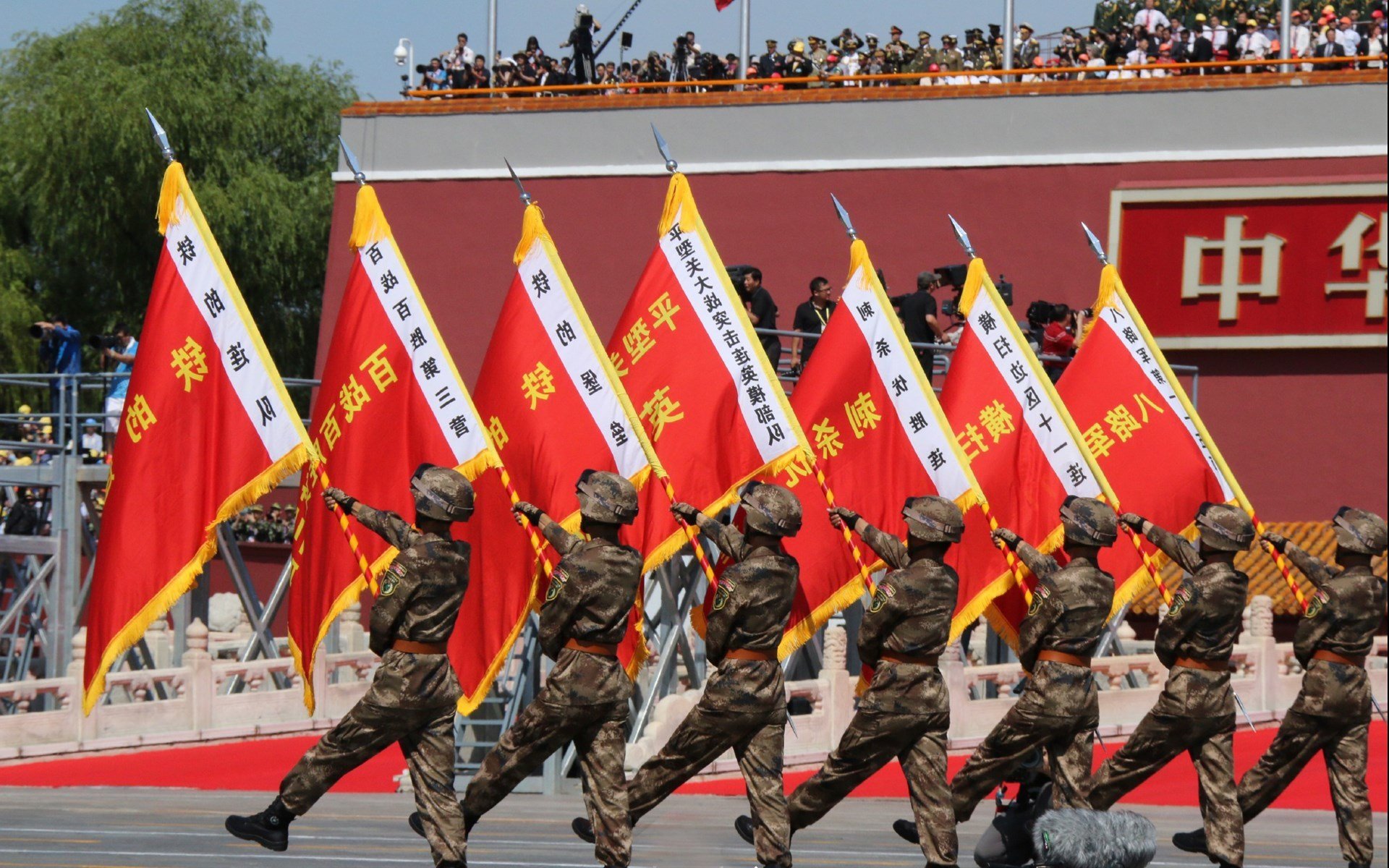 世俱杯分组-逆光飞驰，切特的救赎与F1王座的最后三公里