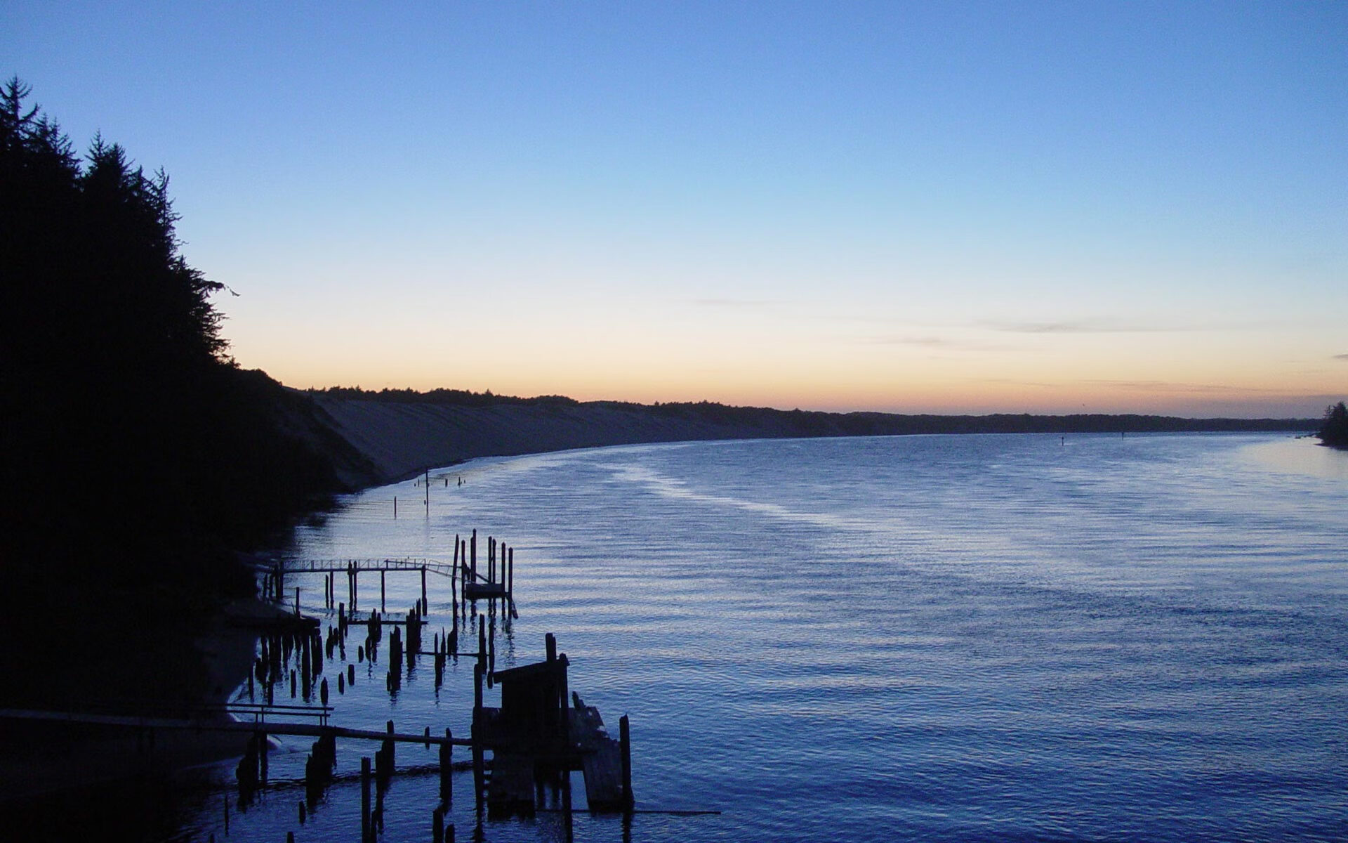世俱杯参赛资格-统治力的双重奏，雄鹿铁蹄踏破汽车城，格林圣火照亮世界排名战场